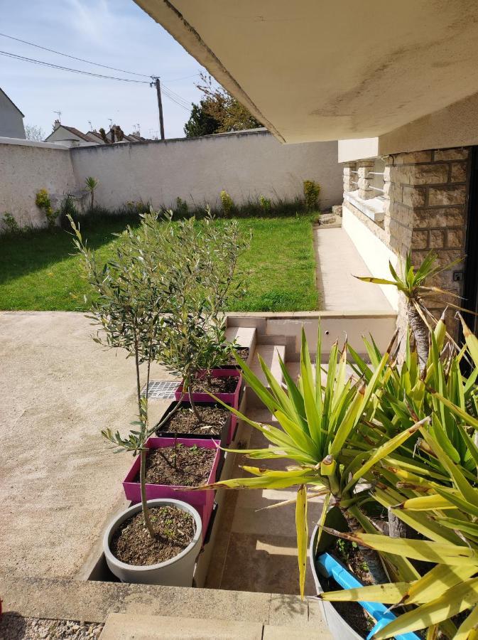 Agreable Appartement Familial Avec Jardin ブロワ エクステリア 写真